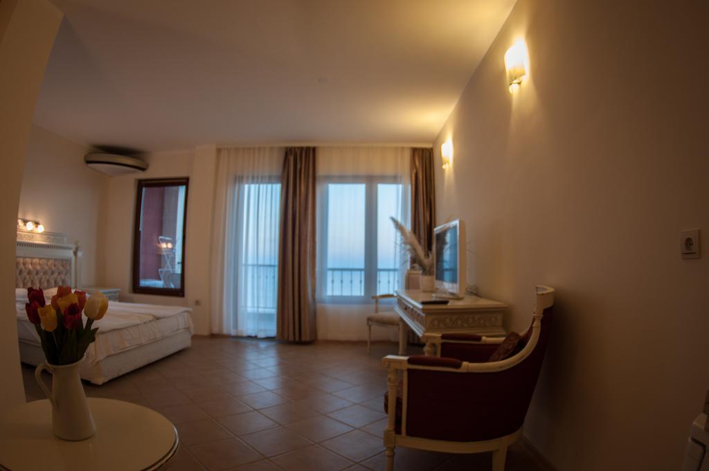 Rocamar Beach Resort Tsarevo Ruang foto